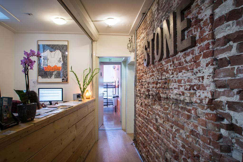 Stone Hotel & Hostel Утрехт Экстерьер фото